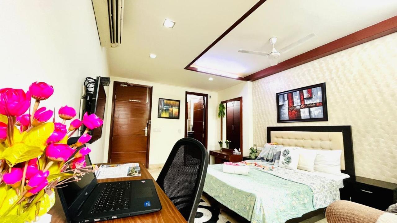 Bluo Cozy Studio With Balcony - Green Park Hkv Apartment New Delhi Exterior photo